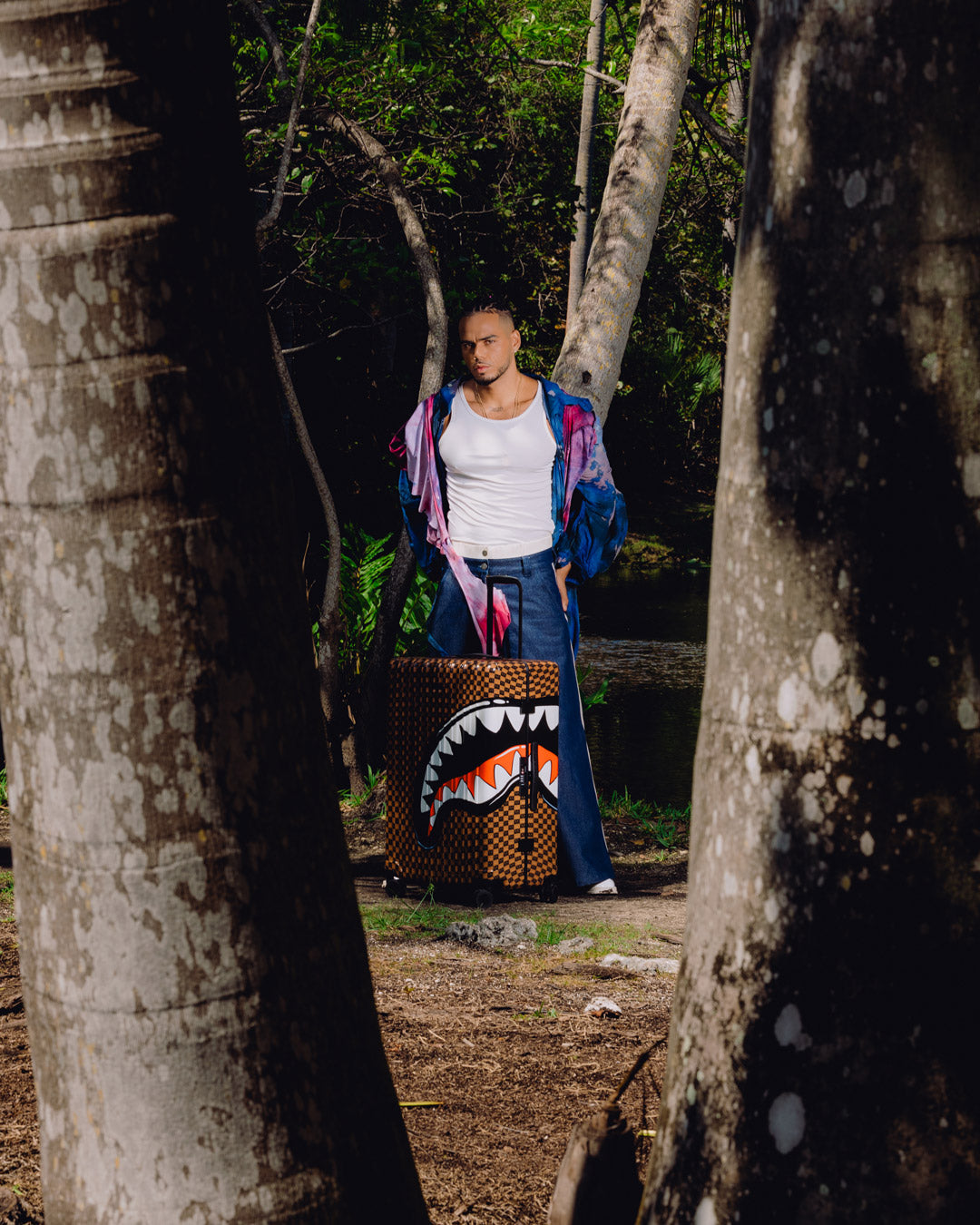 SPRAYGROUND® LUGGAGE SHARKS IN PARIS GRIN & GRIND FULL-SIZE LUGGAGE