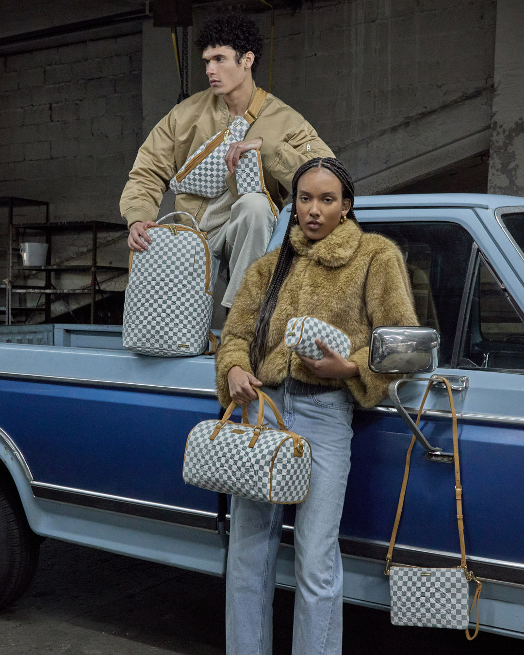 SPRAYGROUND® POUCHETTE GRAFF EMBOSSED CREAM CHECK CROSSOVER CLUTCH